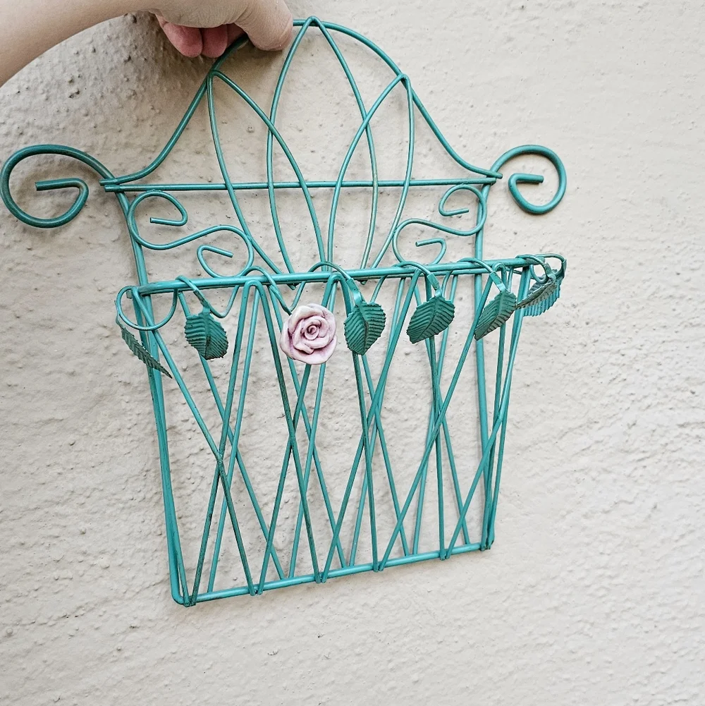 Metal Envelope Holder W/ Roses and Leaves